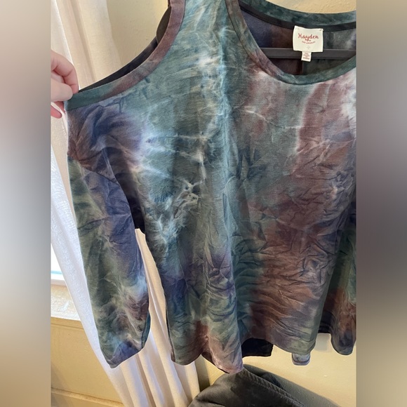 Hayden Cold Shoulder Top - Picture 3 of 6